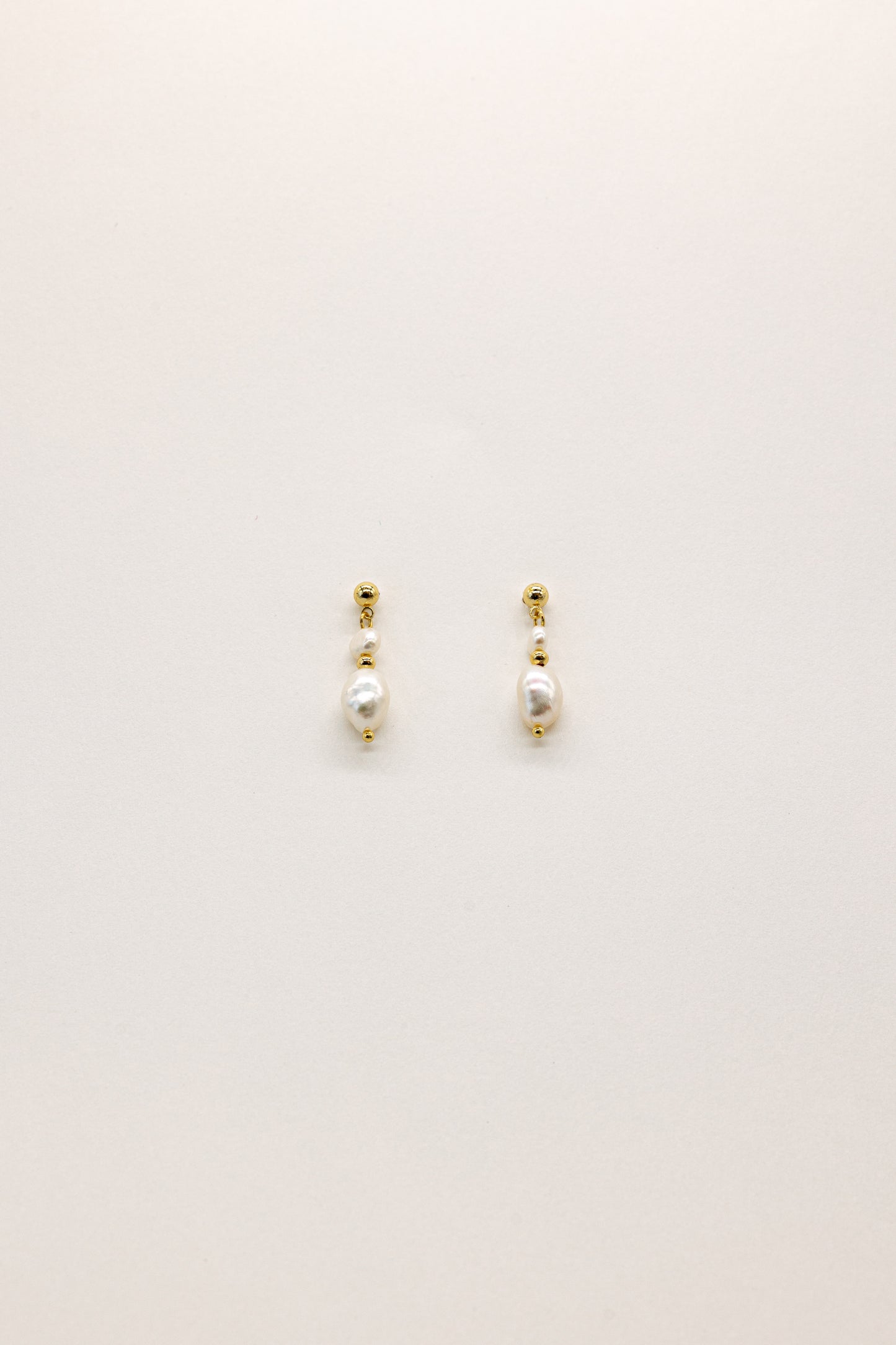Eira Pearl Earrings