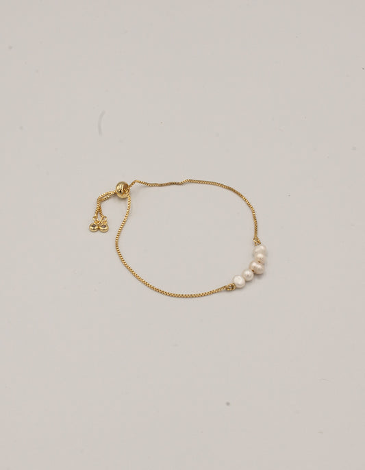 Leila Pearl Bolo Bracelet