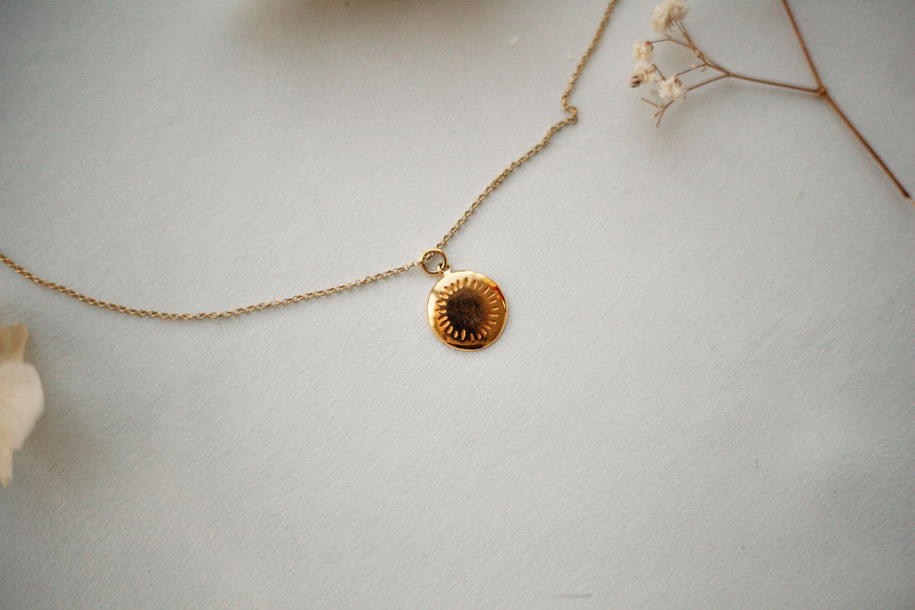 Solar Necklace Gold