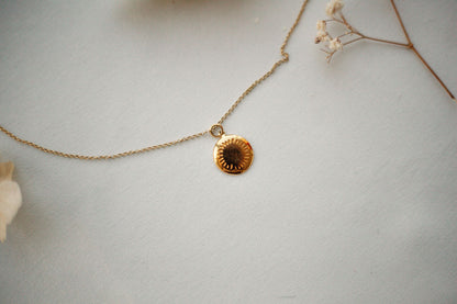Solar Necklace Gold